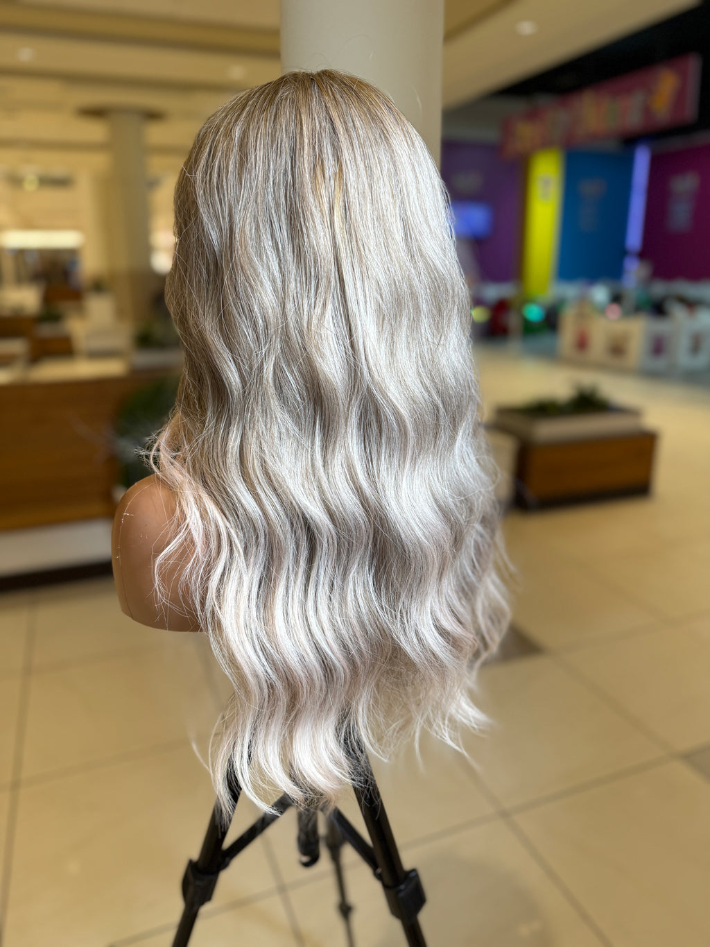 22" Wily wave wig