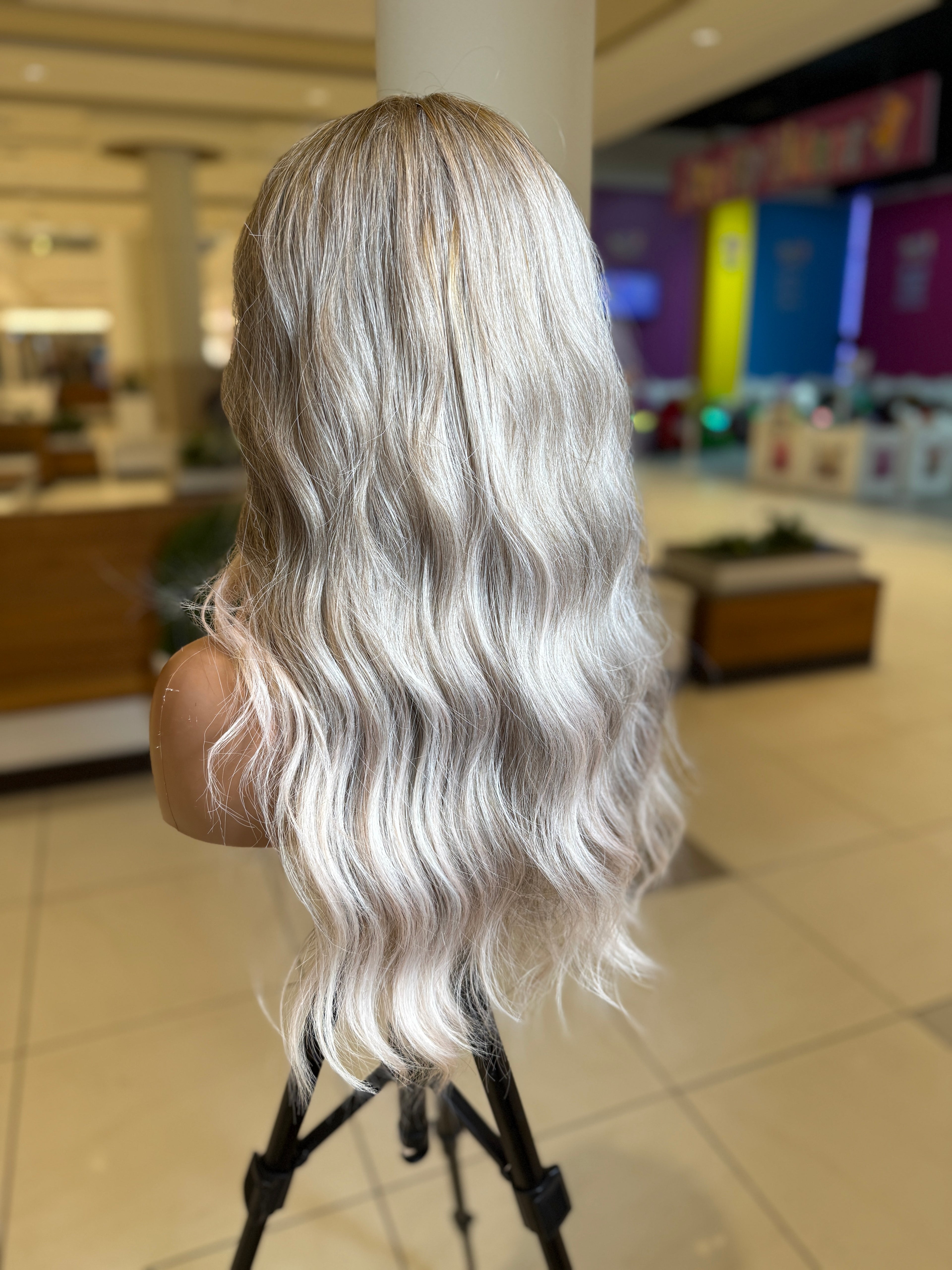22" Wily wave wig