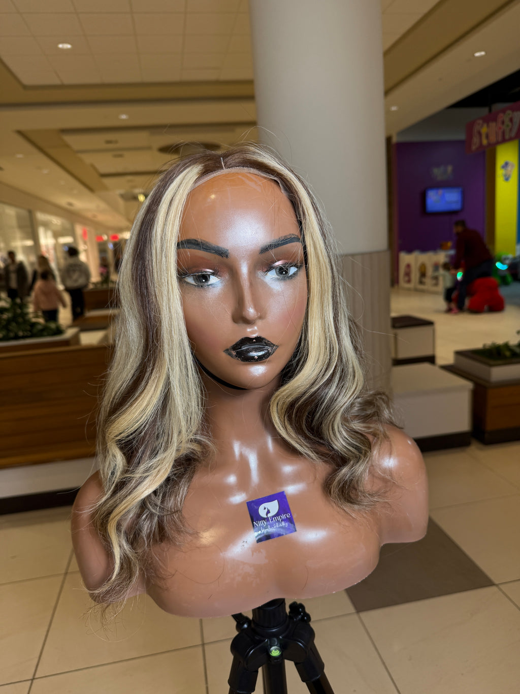 14" Luna wave Wig